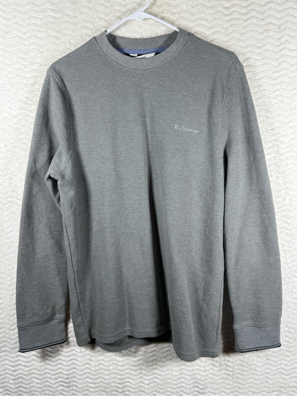 Ben Sherman Men's Gray Crewneck Long-Sleeve Shirt. Classic and casual 🔥🔥